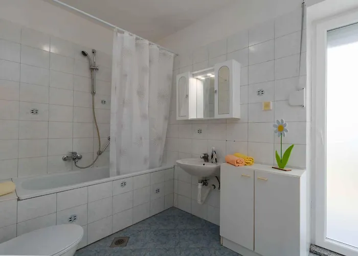 In - Istrien 10330 *