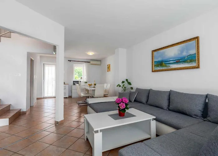 In - Istrien 10330 * Πόρετς