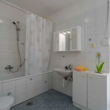 In - Istrien 10330 *