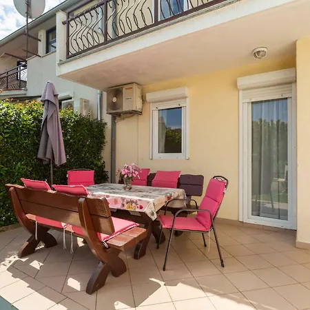 Holiday home In Porec/istrien 10330